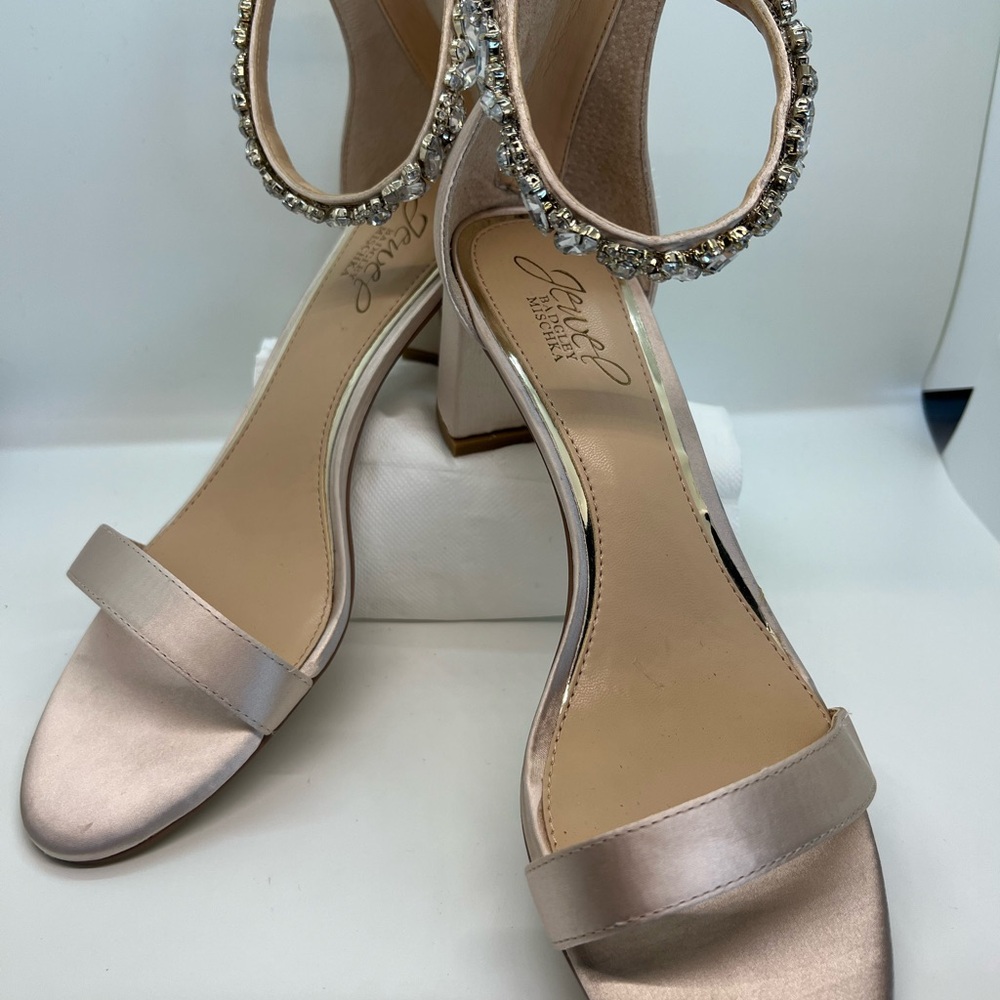Jewel Badgley Mischka Heels size 7.5W